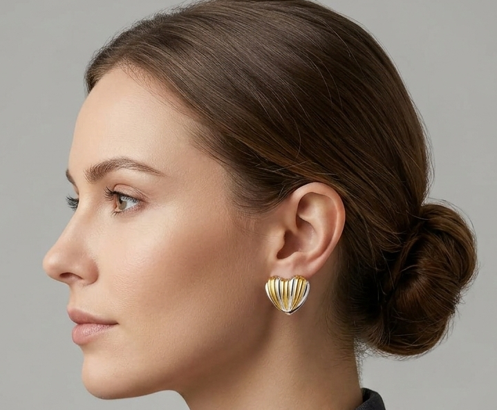 Pendientes de acero inoxidable 304 con baño de oro (galvanizado al vacío) en tonos dorados y plateados.