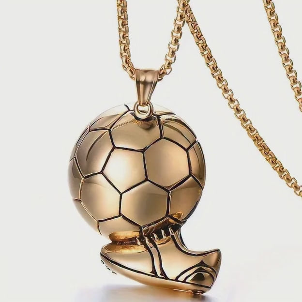 Collar con colgante de balón de fútbol, resistente al agua y que no se deslustra, con cadena tipo caja y colgante de acero inoxidable 304.